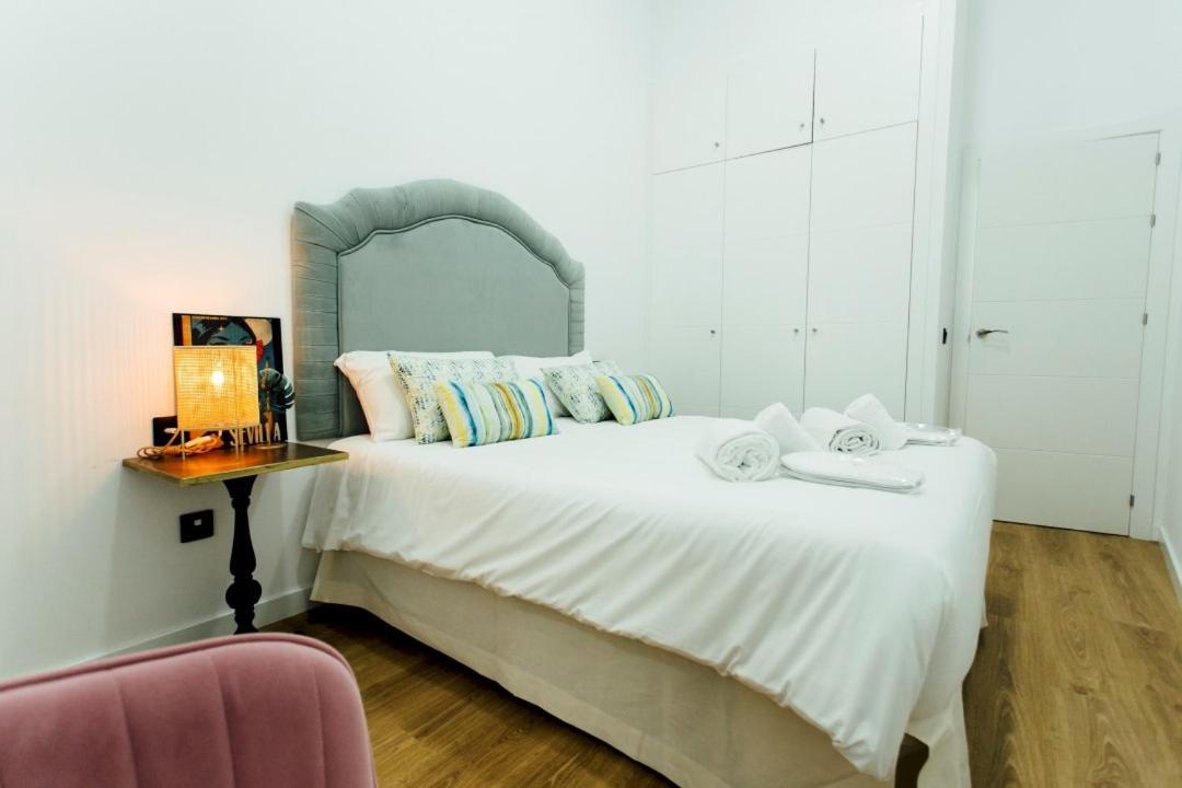 Modern With Seasonal Swimming Pool- 1Bd 1Bth- Goyeneta Leilighet Sevilla Eksteriør bilde