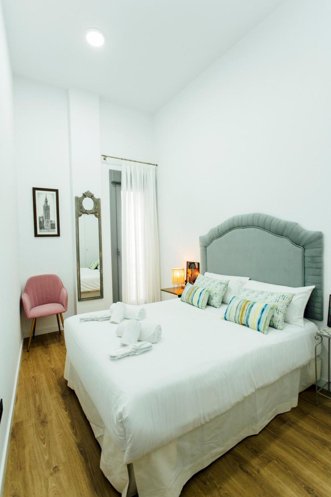Modern With Seasonal Swimming Pool- 1Bd 1Bth- Goyeneta Leilighet Sevilla Eksteriør bilde