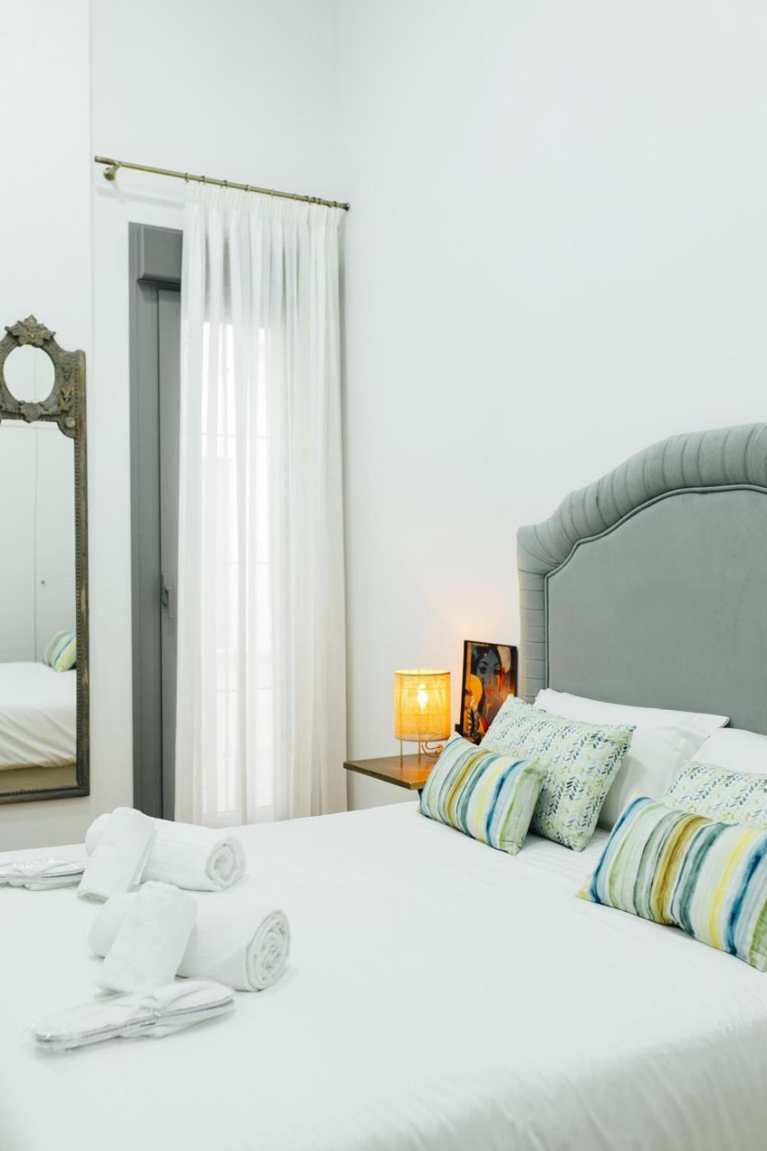 Modern With Seasonal Swimming Pool- 1Bd 1Bth- Goyeneta Leilighet Sevilla Eksteriør bilde