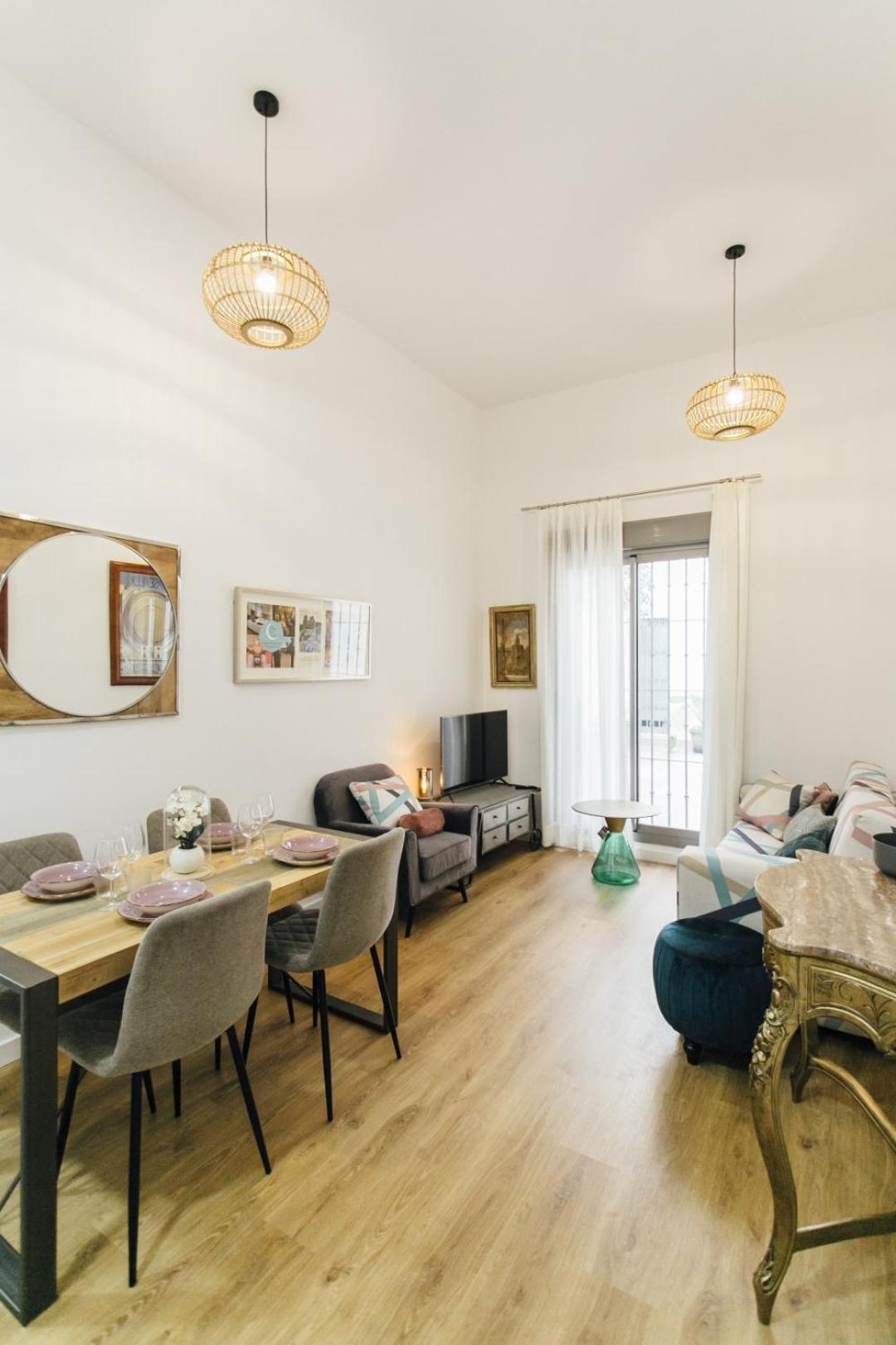 Modern With Seasonal Swimming Pool- 1Bd 1Bth- Goyeneta Leilighet Sevilla Eksteriør bilde
